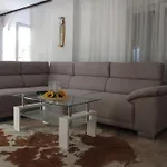 Leona Tatil Evi *