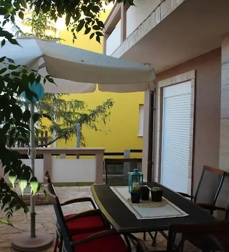 Leona Дом отдыха Вир